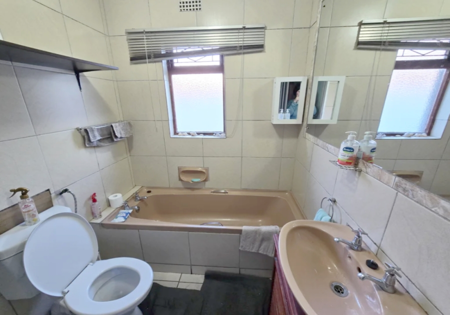 To Let 4 Bedroom Property for Rent in Bellville South Western Cape